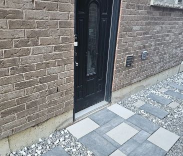 Detached Home For Lease | N9244720 - Photo 1