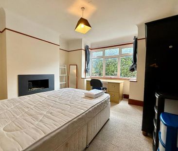 4 bedroom detached house to rent - Photo 4