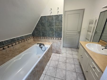 Location Appartement 4 pièces 87m² RODEZ 12000 - Photo 5