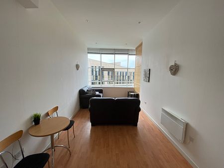 1 Bedroom Property To Rent - Photo 2