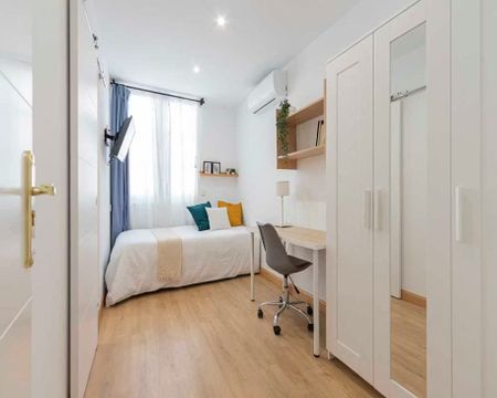 Calle de San Lorenzo, Madrid, Community of Madrid 28004 - Foto 3