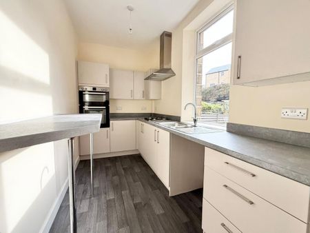 2 bedroom end of terrace house to rent - Photo 4