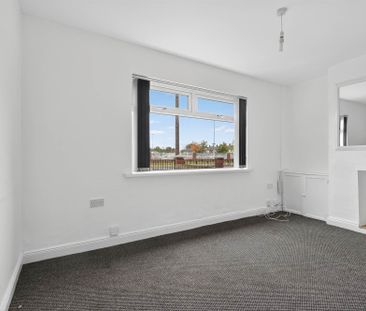 224 Shore Road, BELFAST, BT15 3QB - Photo 2