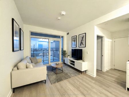 1007 The Queensway #716 - Photo 2