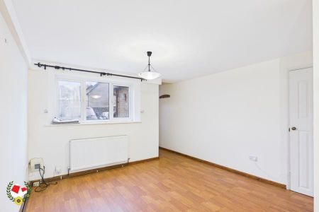 Deerhurst Place, Quedgeley - Photo 3