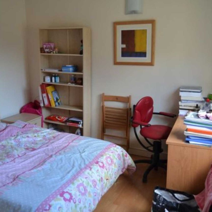 Price £990 pcm - Not Available - Photo 1