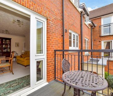 1 bedroom retirement property to rent - Photo 1