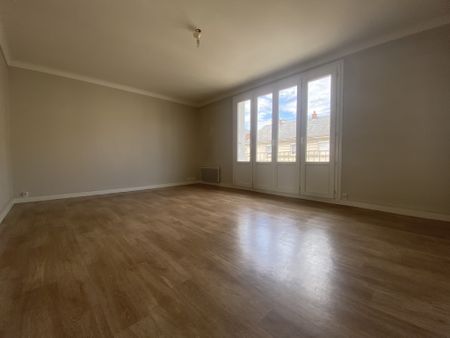 Location Appartement 3 pièces 80m² SAUMUR 49400 - Photo 4