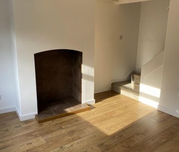 2 bedroom cottage to rent - Photo 2