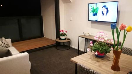 Recently Built 1 Bedroom Apartment With 1 Carpark in Epsom - Photo 2