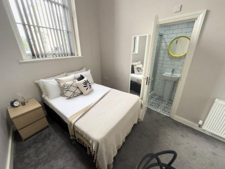 6 bedroom flat to rent - Photo 3