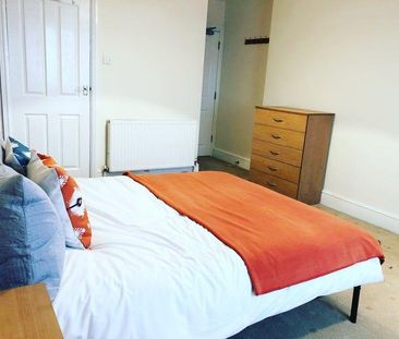 1 bedroom in a house share to rent - Photo 2