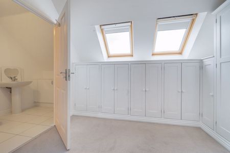 Edmonton Way, Liphook, Hampshire, GU30 - Photo 5