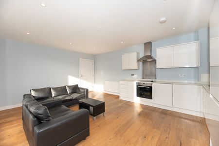 2 Bed Flat, Streatham, SW16 - Photo 2