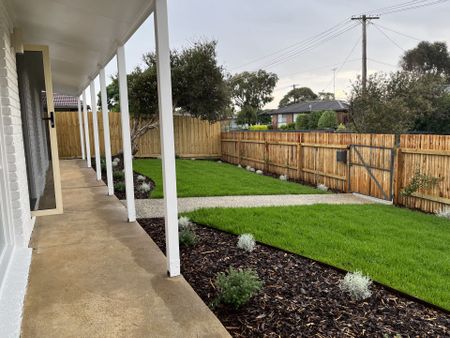 Fully Renovated Coastal Gem! - Photo 2