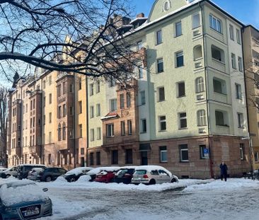 Charmante Altbauwohnung in toller Lage mit Balkon - Photo 2