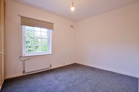 2 bedroom end of terrace house to rent - Photo 3