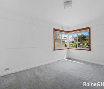 Spacious Family Home with Workshop & Generous Yard - Photo 5