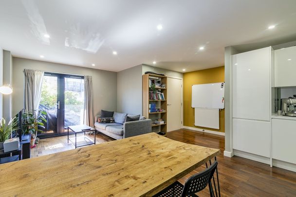 2 Bed Flat, Dalston, E8 - Photo 1