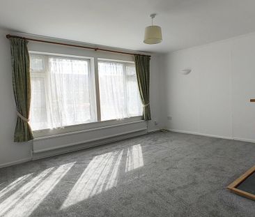 3 bedroom detached bungalow to rent - Photo 1