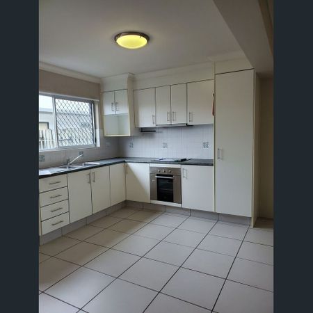 2 Bedroom unit - Photo 4