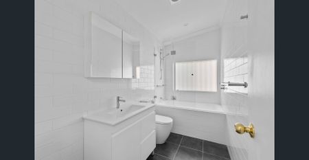 Renovated three bedroom home - Photo 4