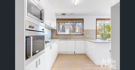 Spacious & Stylish Family Home in Prime Camberwell Location - Photo 4