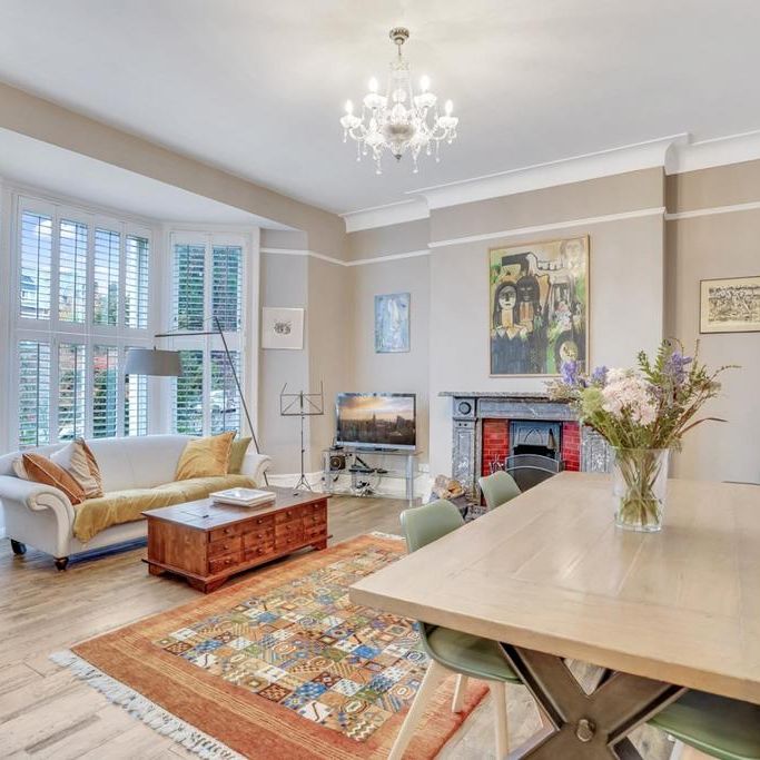 3 bedroom flat to rent - Photo 1