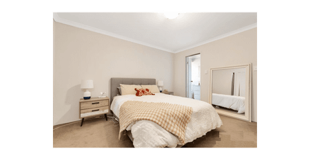 Gorgeous 4 x 2 Home ! - Photo 2