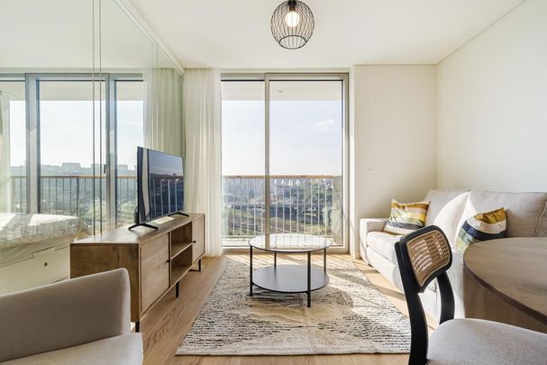1 Bedroom Apartment with swimming pool, Campolide, Lisboa - Photo 1