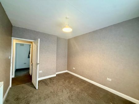 2 bedroom Flat To Let Total Size: 840 SQ FT - Photo 5