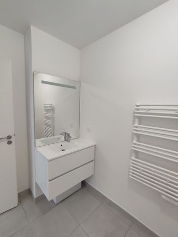 Location Appartement 2 pièces 43m² BORDEAUX 33000 - Photo 4