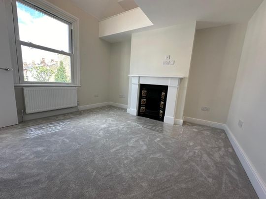 3 Bed Flat, Bishops Road, SW6 - Photo 1
