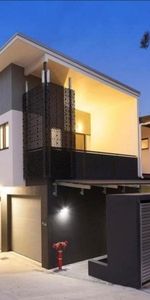 DON'T MISS OUT ON THIS BEAUTIFUL UNIT!! - Photo 3