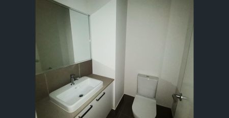 Stunning Modern 4 Bedroom Duplex - Photo 2