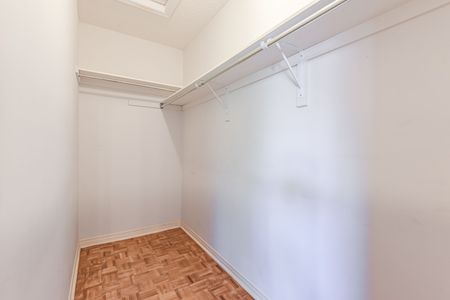 For Lease - 45 Waterton Crescent, Richmond Hill, Ontario - Photo 5