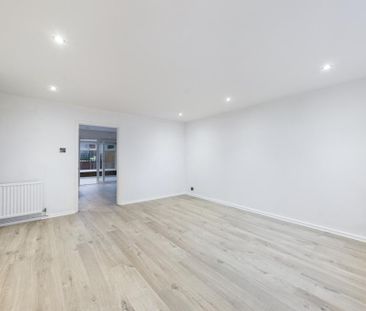 4 bedroom detached house to rent - Photo 2