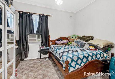 Appealing 3 Bedroom Family Home. - Photo 5