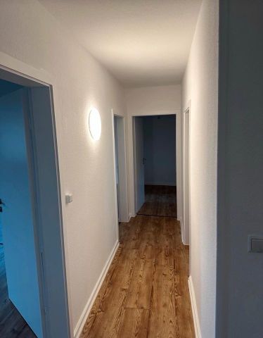 Idar, 2 ZKB, Mietwohnung (DG) frisch saniert - Photo 5