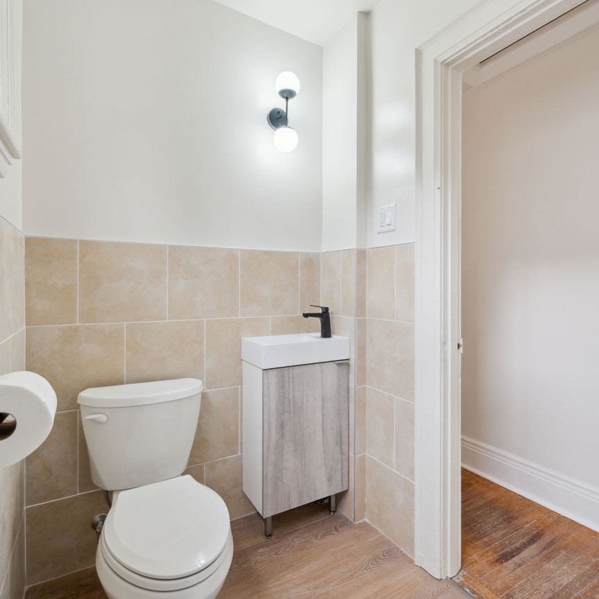 For Lease - 289 Houghton Avenue, Hamilton, Ontario - Photo 1