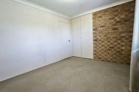 Comfortable Two-Bedroom Unit With A Courtyard - Photo 5