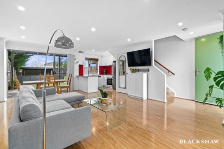 40 Lansdown Crescent, Casey ACT 2913 - House For Rent | Domain - Photo 2