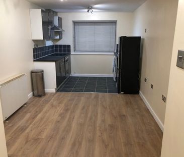 2 Bed Flat, Greenacre Gardens, E17 - Photo 5