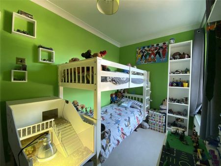 4 bedroom semi-detached house to rent - Photo 4