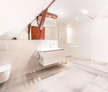 Repräsentative Dachgeschoss Büroeinheit in historischer Villa im We... - Foto 1