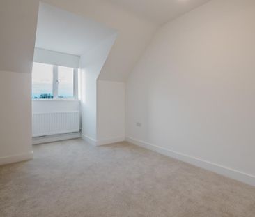 4 bedroom semi-detached house to rent - Photo 5