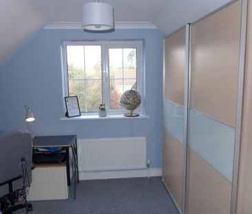 4 bedroom detached house to rent - Photo 3