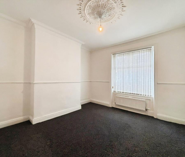 3 bedroom flat to rent - Photo 3
