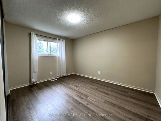 Property For Lease | N9249698 - Photo 1