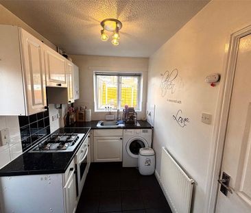 2 bedroom end of terrace house to rent - Photo 4
